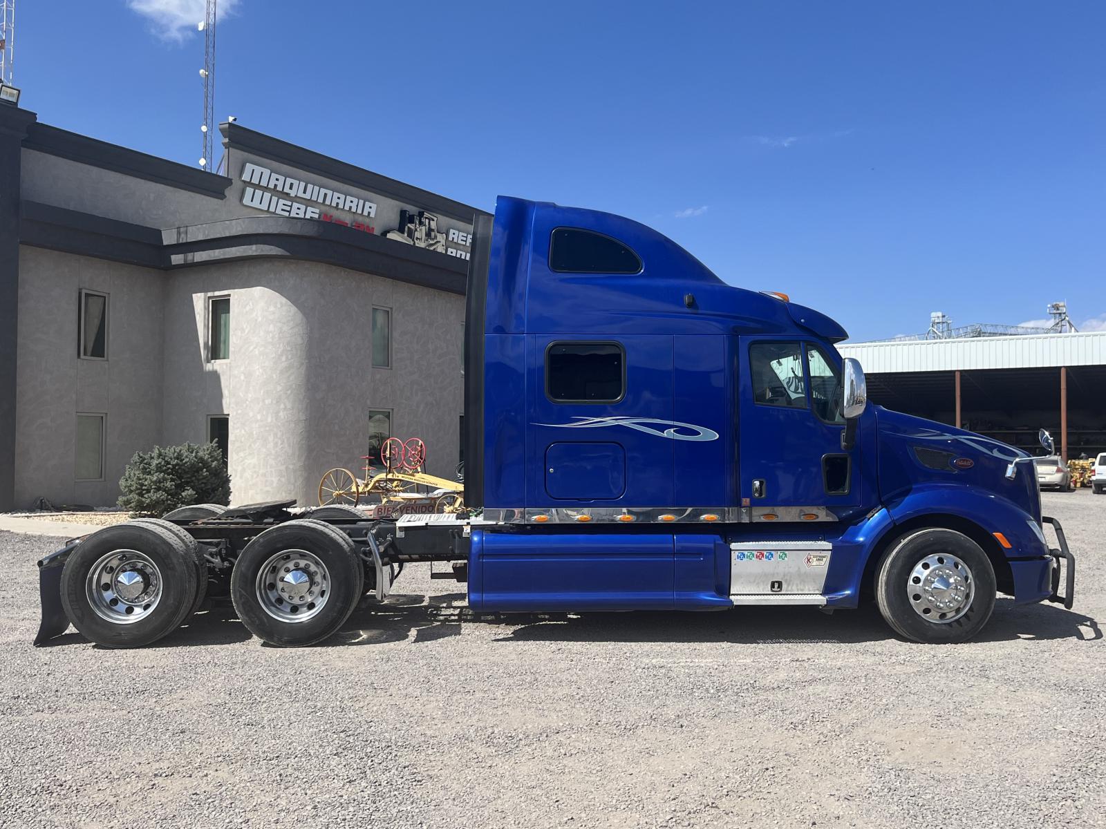 PETERBILT 587